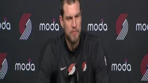 皇马巴斯克斯观战湖人，克罗斯与东契奇同框，偏爱东契奇蓝衣风采——焦点瞬间直击